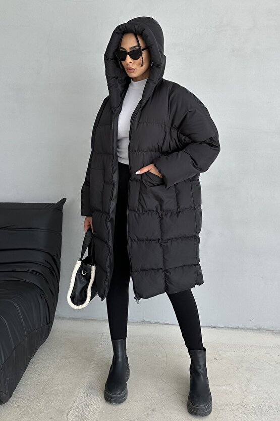 Puffer Siyah Kapüşonlu Uzun Kadın Şişme Mont - Yarasa Kol