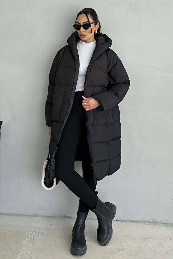 Puffer Siyah Kapüşonlu Uzun Kadın Şişme Mont - Yarasa Kol