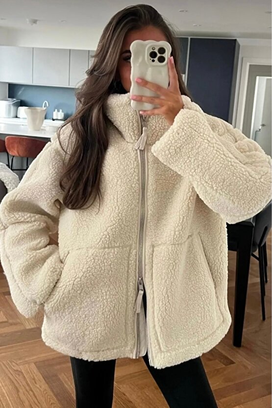 Bej Dik Yakalı Cepli Kadın Peluş Mont