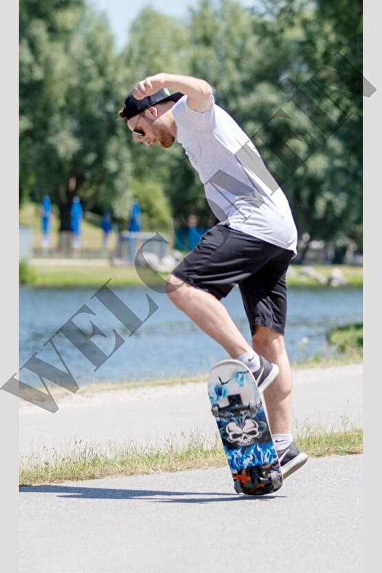 Kaykay Zımparalı Üst Yüzey Silikon Tekerli Akağaç  Kurukafa Ahşap Kaykay