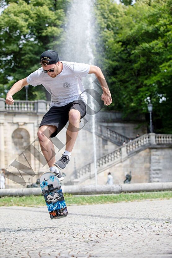 Kaykay Zımparalı Üst Yüzey Silikon Tekerli Akağaç  Kurukafa Ahşap Kaykay