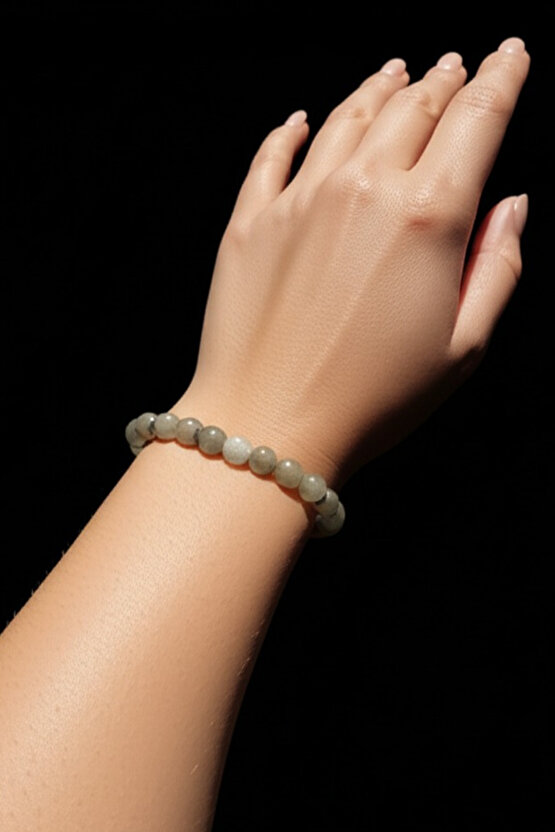 Labradorit Doğal Taş Bileklik – Sezgileri Güçlendiren ve Negatif Enerjiden Koruyan Kristal