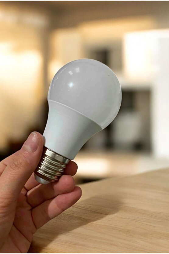 9W E27 8400K Beyaz LED Ampul – Yüksek Parlaklık Tasarruflu Aydınlatma