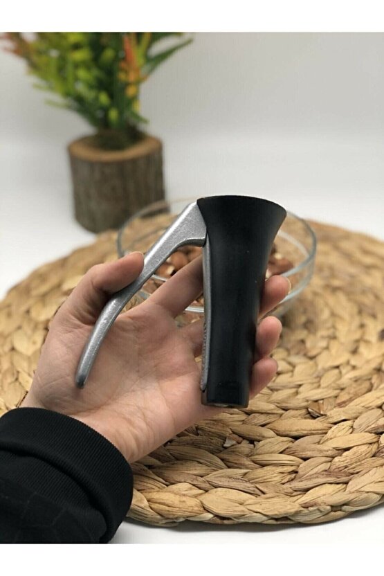 Döküm Ceviz Ve Fındık Kıracağı Siyah Metal Tlmb