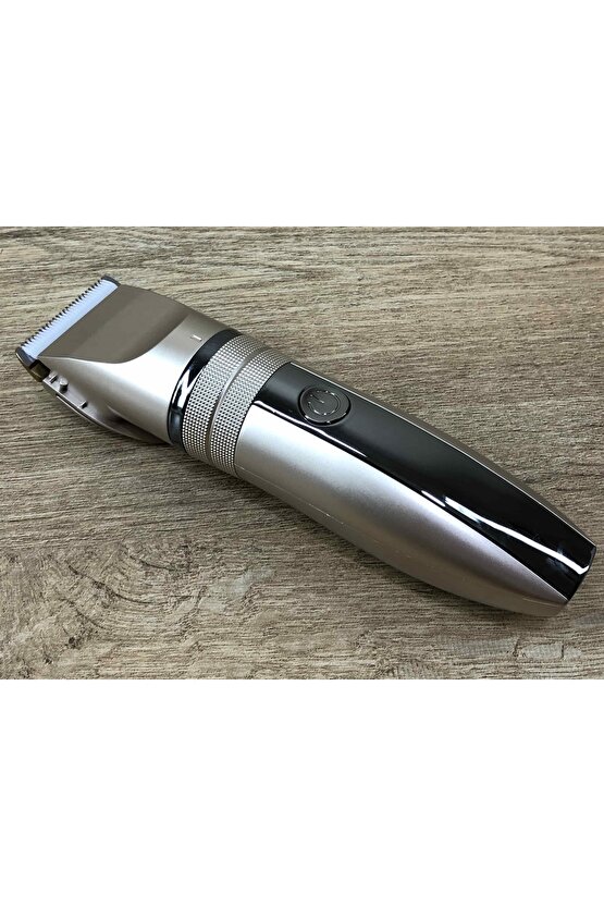 Profesyonel Dijital Şarj Göstergeli Kuaför Tipi Tıraş Makinesi