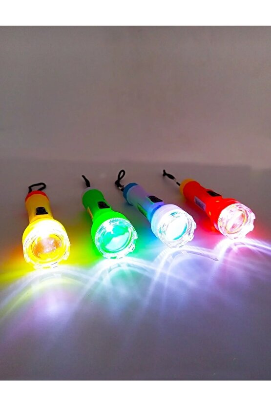 Deprem Acil Durum Kiti - 4 Adet Gri Termal Battaniye 4 Adet El Feneri 12 Adet Düdük