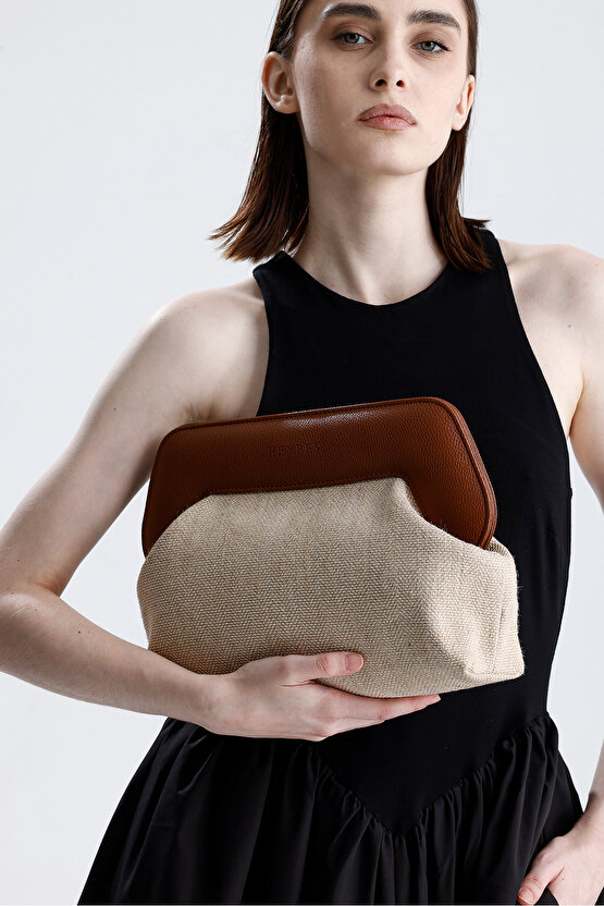 Heybes Kadın Kahverengi Çerçeveli Kendinden Desenli Jüt Clutch El Çantası