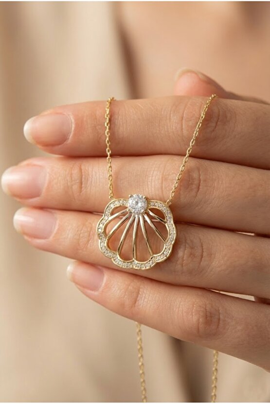 Taşlı Deniz Kabuğu Kolye