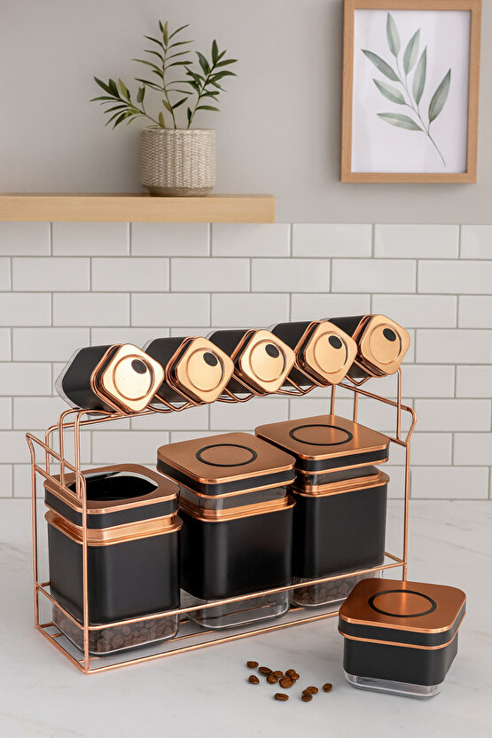 9’lu Bakır Kapaklı Siyah Saklama Kabı ve Baharatlık Seti – Metal Standlı Mutfak Düzenleyici
