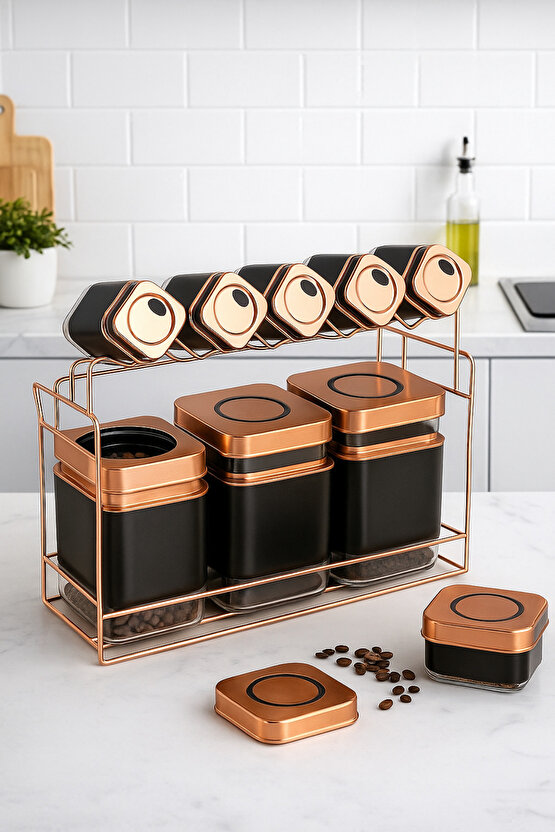 9’lu Bakır Kapaklı Siyah Saklama Kabı ve Baharatlık Seti – Metal Standlı Mutfak Düzenleyici