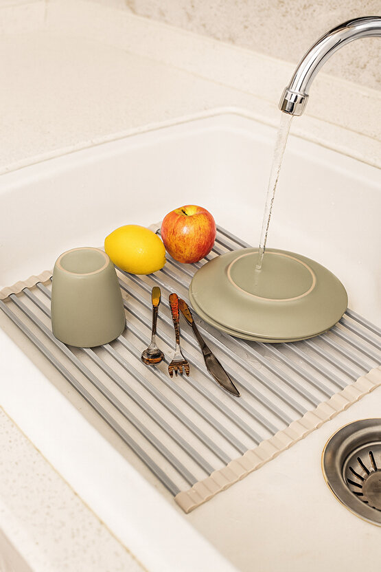 Katlanabilir Bulaşık Kurutma Matı – Silikon Uçlu Alüminyum 52x31 cm, Çok Amaçlı Mutfak Yardımcısı