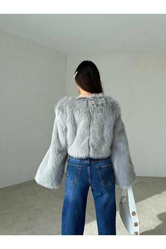 Kadın Kısa Beyaz Yumos Kürk Kazak