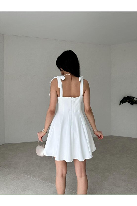 Omuz Bağlamalı Korse Formlu Atlas Kumaş Mini Beyaz Elbise
