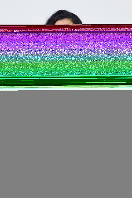 Sonbahar Ormanında Kırmızı Tramvay Cam Tablo