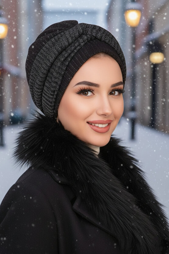 Siyah Gümüş Işıltı Burgu Detaylı Bone