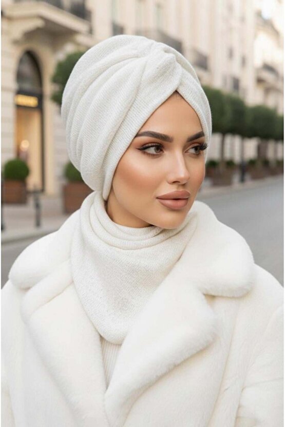 Beyaz Triko Kışlık Burgu Bone Ve Etol Takım