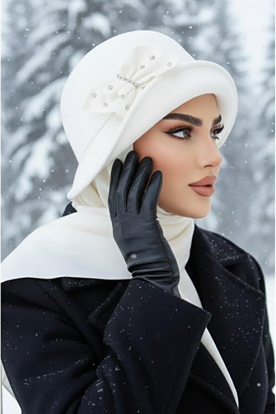 Kırık Beyaz Taşlı Aksesuarlı Vintage Şapka