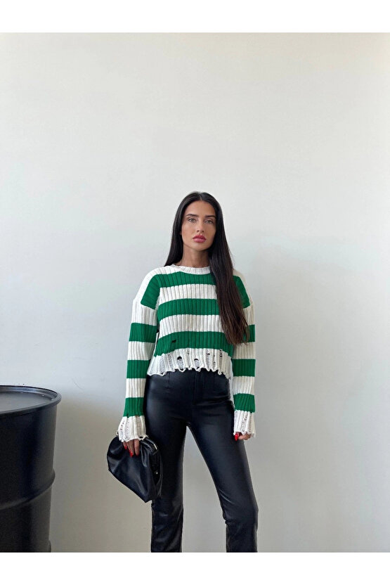 Yeşil Çizgili Yırtık Detaylı Triko Kazak