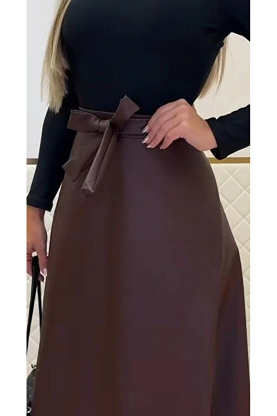 Kadın Belden Kuşaklı Uzun Deri Etek
