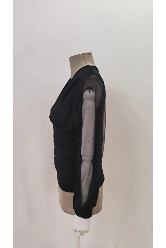 MDB Kadın Uzun Yırtmaç Tül Detaylı Derin V Yakalı Sandy Bluz