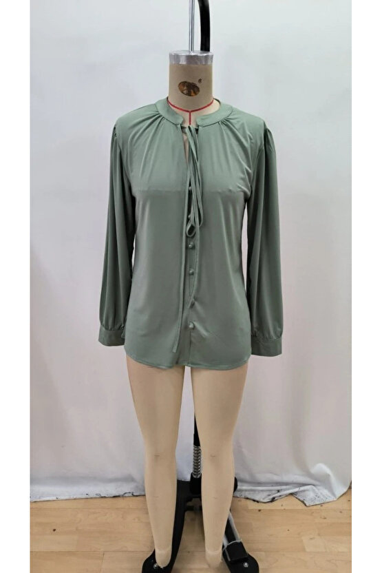 Kadın Uzun Kollu Yakalı Yakadan Bağcıklı Düğmeli Sandy Bluz