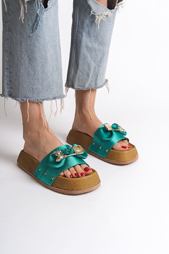 DILA Kalın ve Ortopedik Taban Ayıcıklı Saten Kadın Terlik SKT - Yeşil