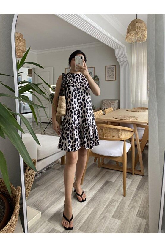 Kadın Kolsuz Sırttan Bağlamalı Fırfırlı Leopar Desenli Süprem Elbise