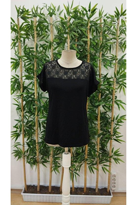 Kadın Kısa Kollu Bisiklet Yaka Dantel Detaylı Viskon Bluz