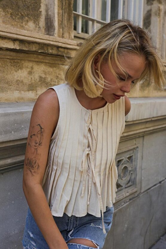 Pileli Bağlamlı Bluz - Natür