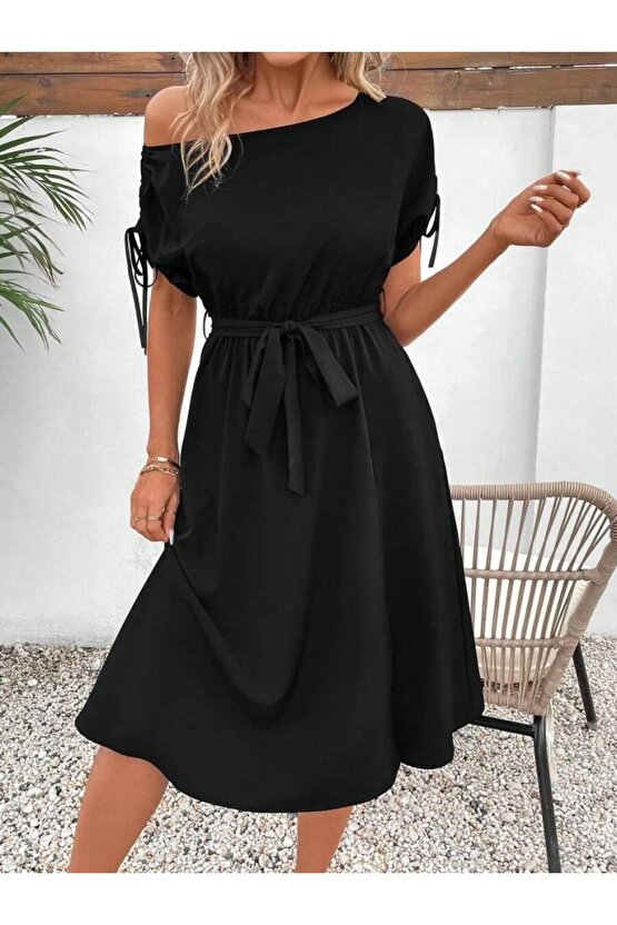 Kadın Tek Omuzu Açık Kol Ucu Fiyonklu Belden Kuşaklı Yırtmaç Detaylı Viskon Elbise