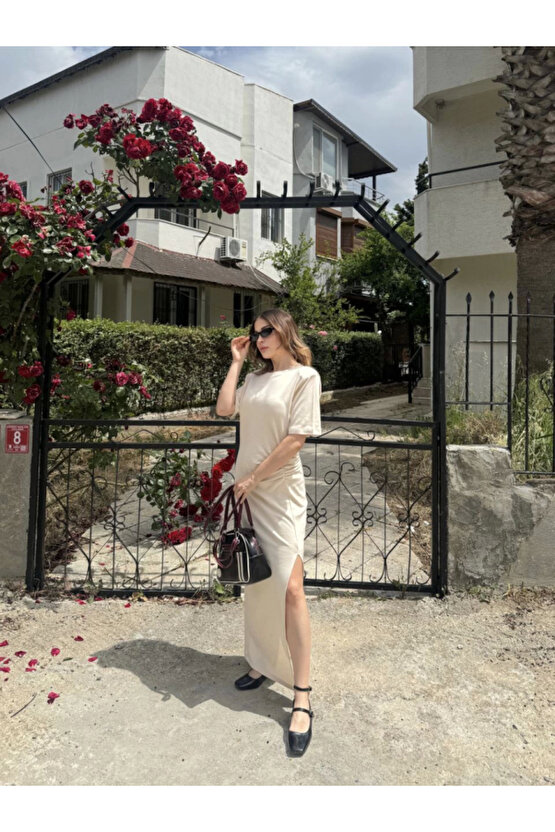 Kısa Kollu Uzun Yandan Yırtmaçlı Elbise - Beyaz