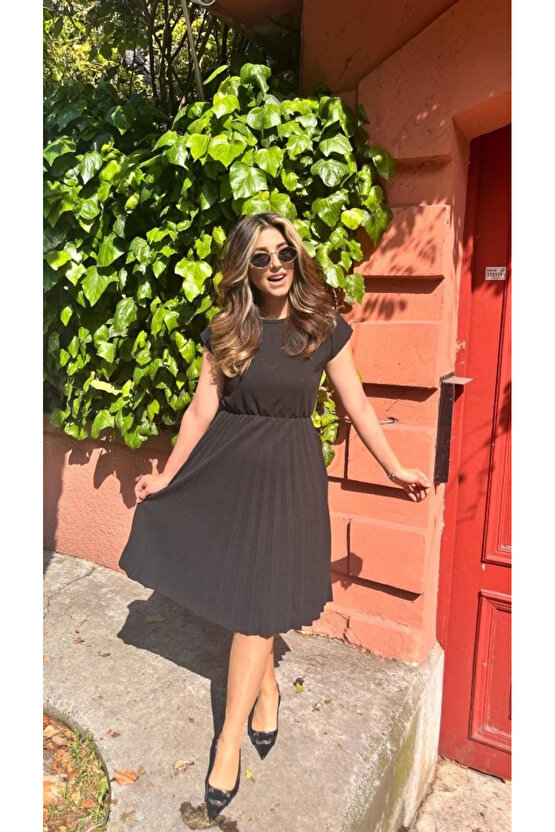 MDB Kadın Kısa Kollu Yakası Açık Belden Lastikli Pileli Kısa Ithal Krep Elbise