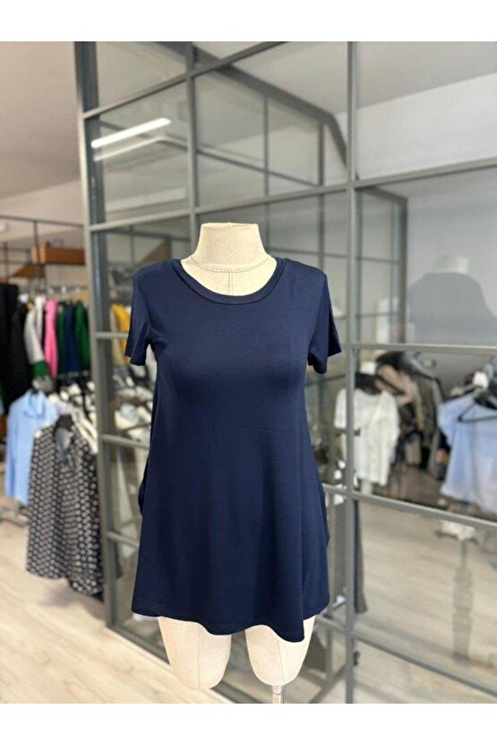 Kadın Türlü Viskon Kumaş Yırtmaç Detaylı Bluz