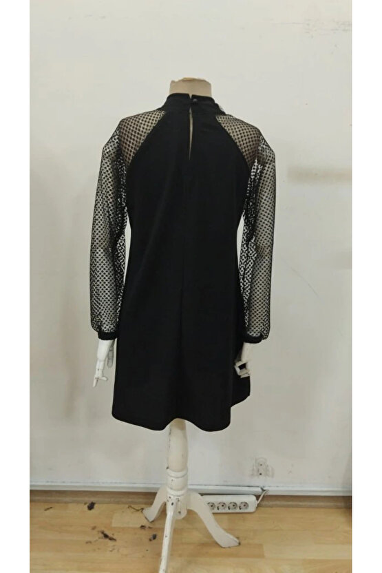 Kadın Uzun Kollu Yarı Balıkçı Yaka Pulpayetli Kolları Dantel Detaylı Mini Ithal Krep Elbise