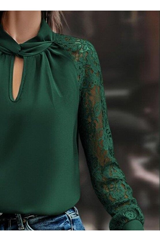 Kadın Uzun Kollu Yaka Düğme Detay Güpürlü Kol Krep Bluz