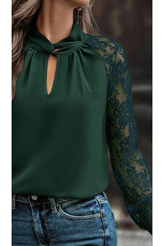 MDB Kadın Uzun Kollu Göğüs Pencere Detay Yaka Boğazlı Kolları Tüllü Sandy Bluz