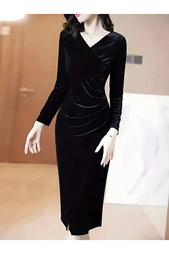Kadın Uzun Kollu Kruvaze Yakalı Yandan Büzgülü önden çapraz Detaylı Midi Kadife Elbise