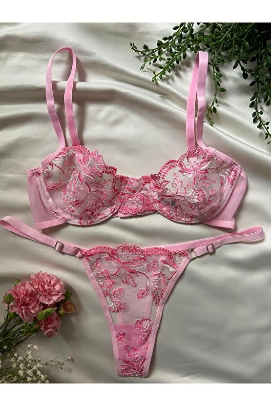 Pembe Çiçekli İç Çamaşır Takımı