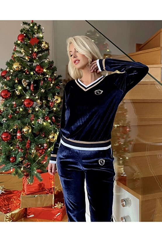 Kadın Uzun Kollu V Yaka Yakası Ve Kol Ağzı şerit Detay Kadife Takım