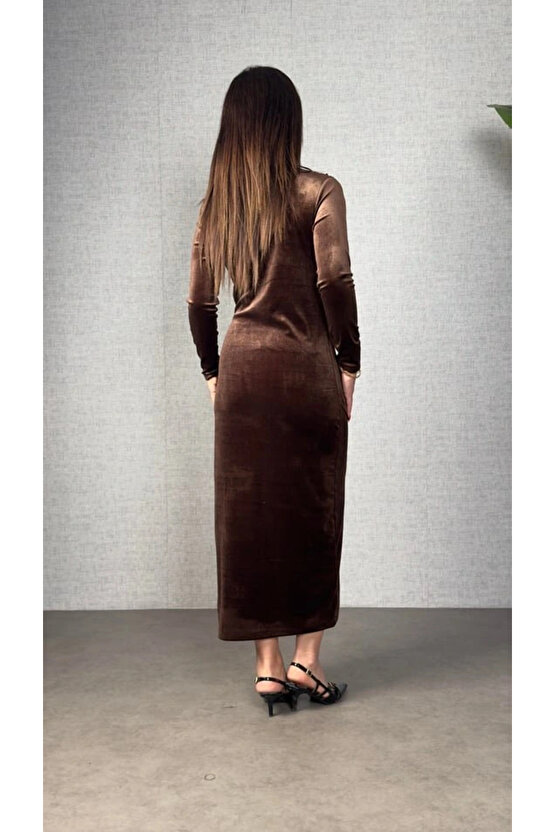 Kadın Balıkçı Yaka Büzgü Ve Taş Işleme Detay Maxi Boy Kadife Elbise
