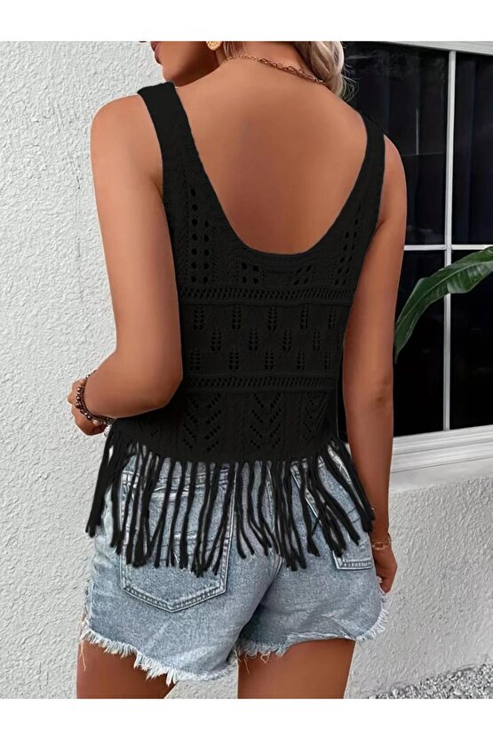 Kadın askılı yuvarlak yaka önden düğmeli püsküllü triko bluz