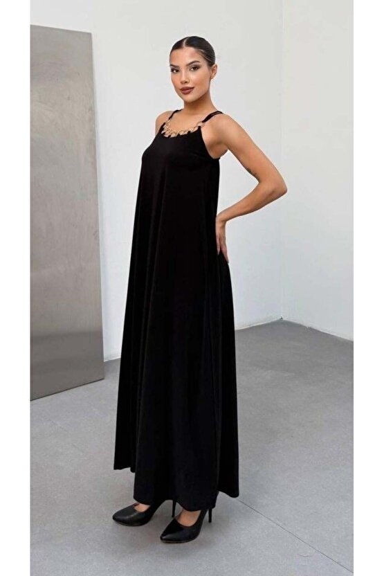 Kadın Omuz Askılı Kuş Gözü Zincir Detay Sandy Kumaş Maxi Boy Elbise