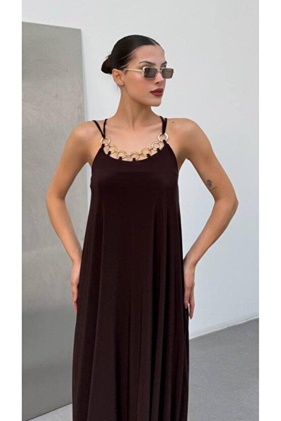 Kadın Omuz Askılı Kuş Gözü Zincir Detay Sandy Kumaş Maxi Boy Elbise