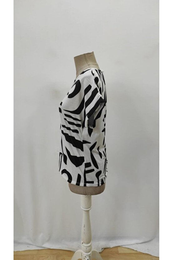 Kadın Kısa Kollu Yuvarlak Yaka Desenli Süprem Bluz