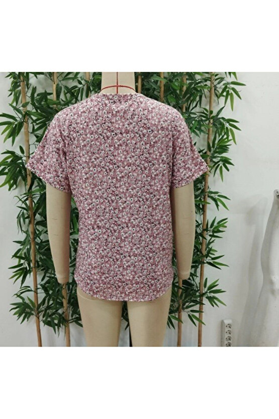 Kadın Kısa Kollu çentikli V Yaka Ve Düğme Detaylı çiçek Desenli Süprem Bluz