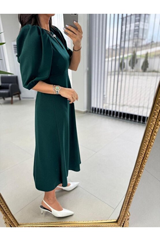 Kadın Kısa Kollu Bisiklet Yaka Fiyonk Broşlu Midi Janjan Krep Elbise