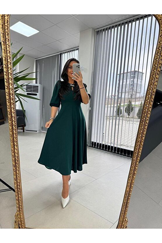 Kadın Kısa Kollu Bisiklet Yaka Fiyonk Broşlu Midi Janjan Krep Elbise