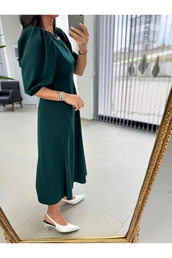 MDB Kadın Kısa Kollu Bisiklet Yaka Fiyonk Broşlu Midi Janjan Krep Elbise