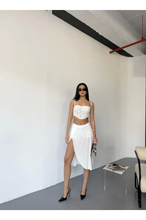 Çepli Şortlu Yırtmaçlı Etek - Beyaz