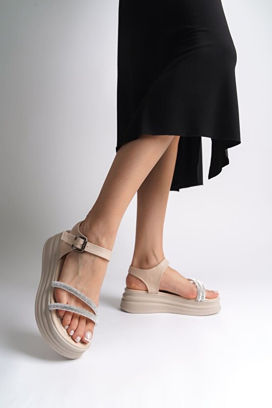 ZLOHE Kalın Tokalı Taşlı Şeritli Ortopedik Taban Kadın Sandalet CKT - Krem